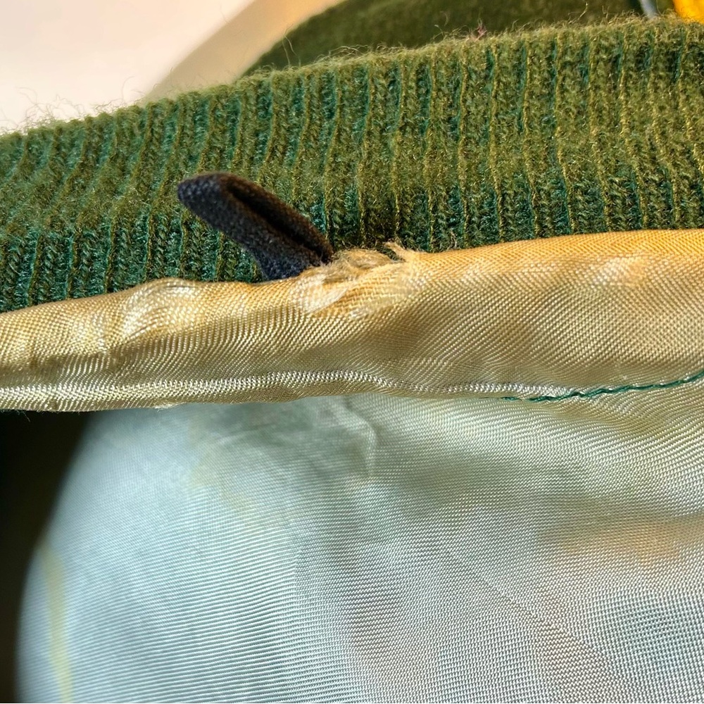 VNTG 1980s' Green and Tan Varsity H.S. Jacket, Men's Size 42 - Picture 11 of 15